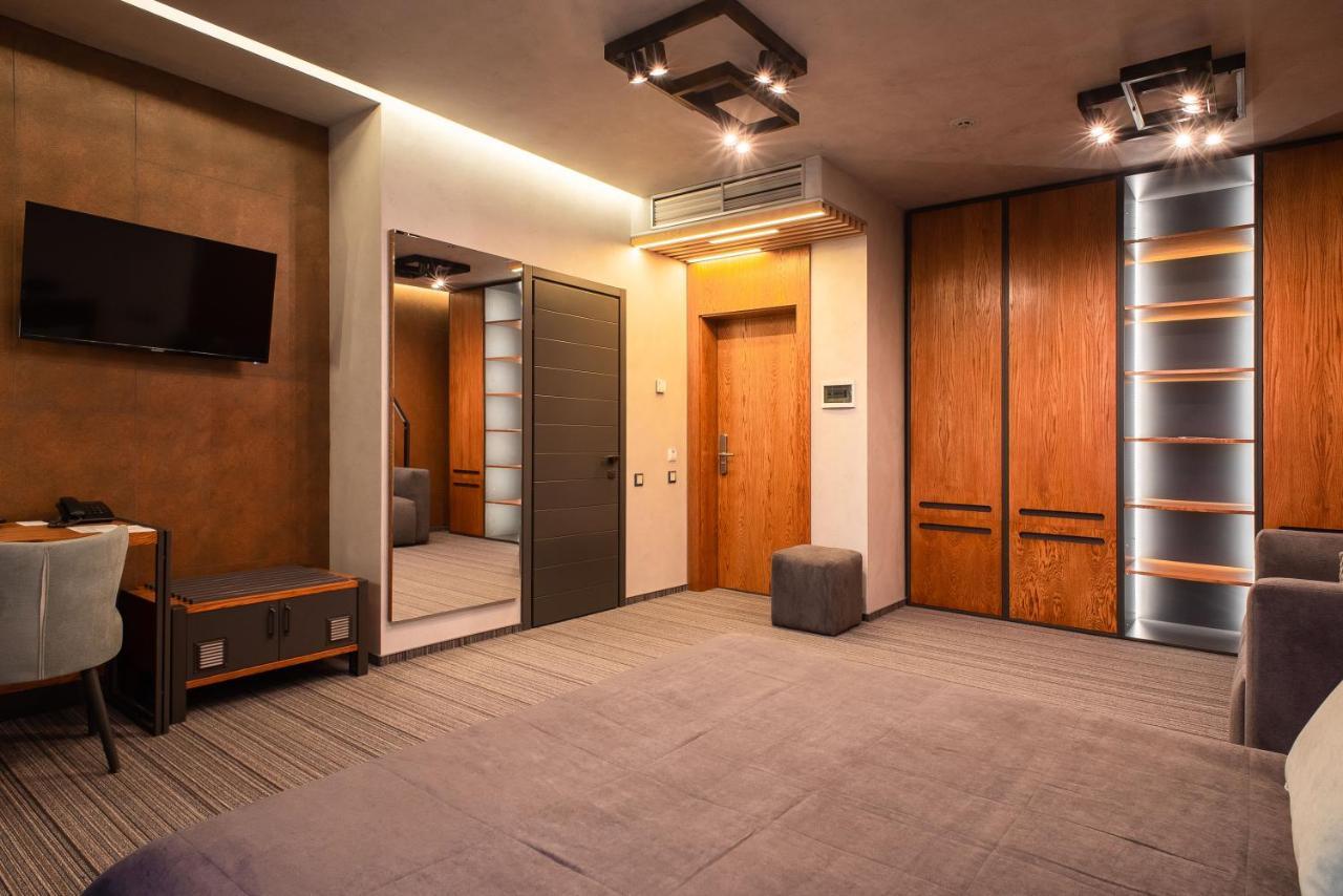 Mojo Hall Hotel Lutsk Eksteriør bilde