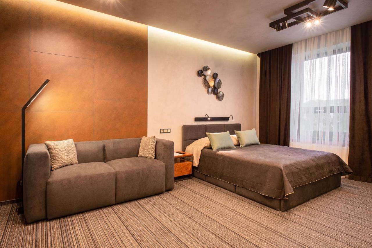 Mojo Hall Hotel Lutsk Eksteriør bilde