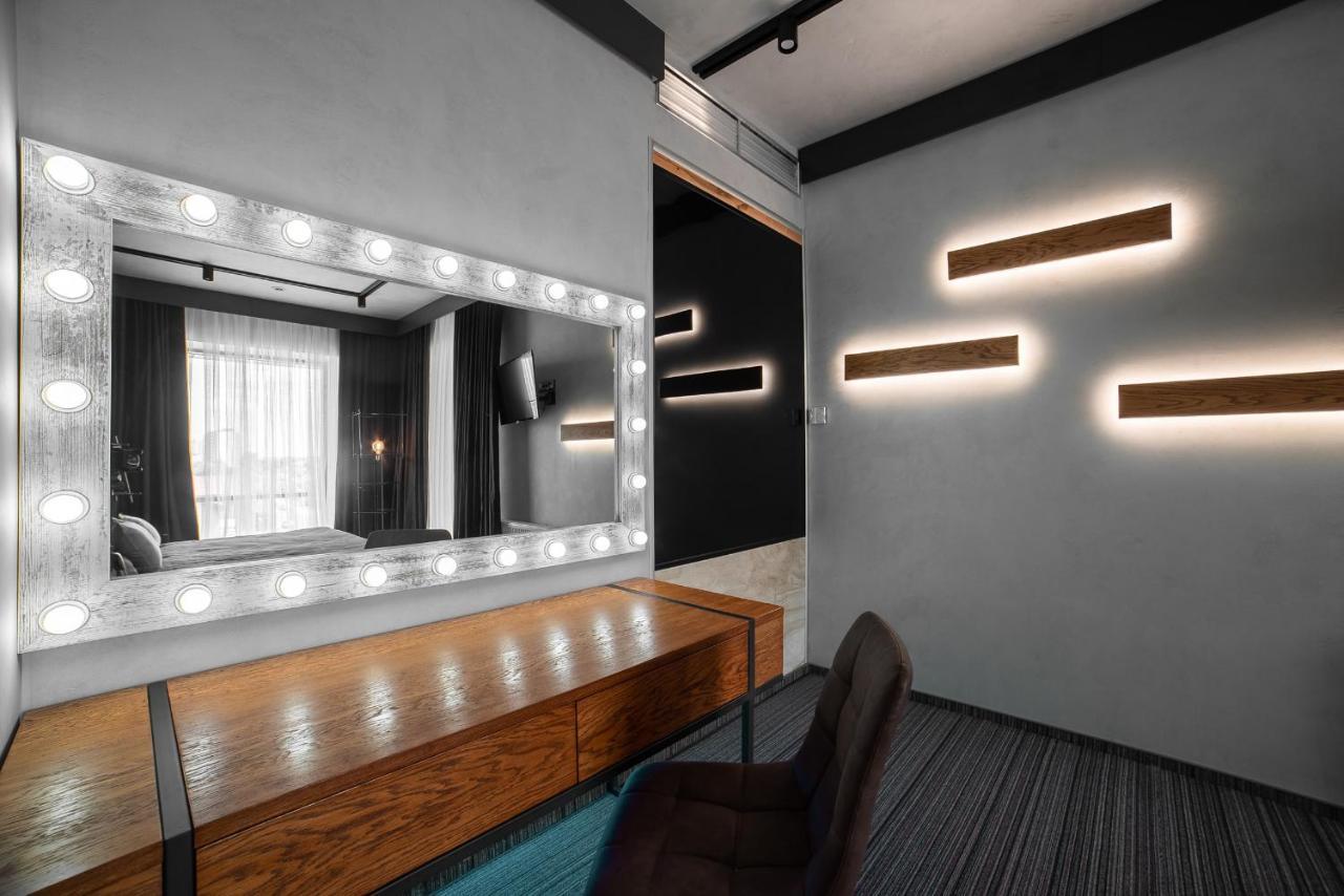 Mojo Hall Hotel Lutsk Eksteriør bilde
