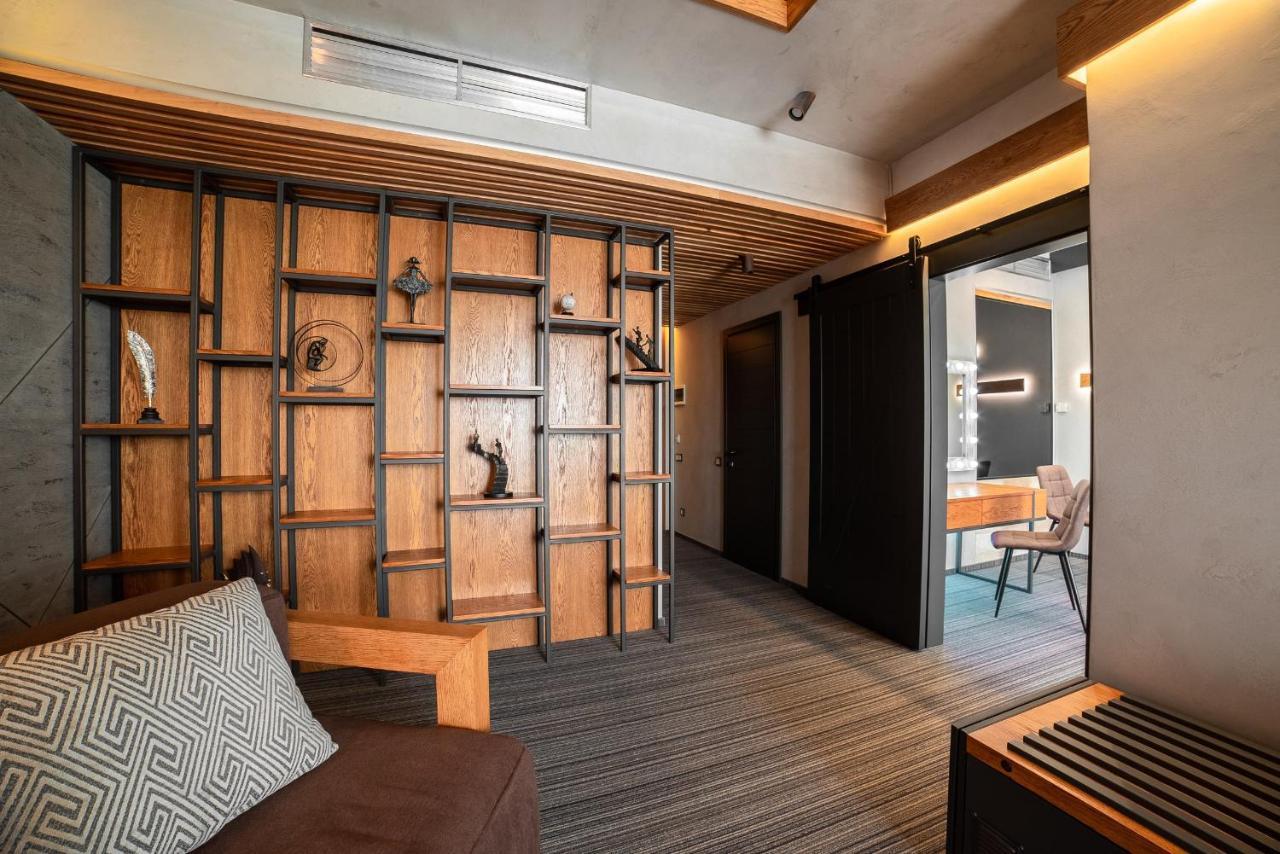 Mojo Hall Hotel Lutsk Eksteriør bilde