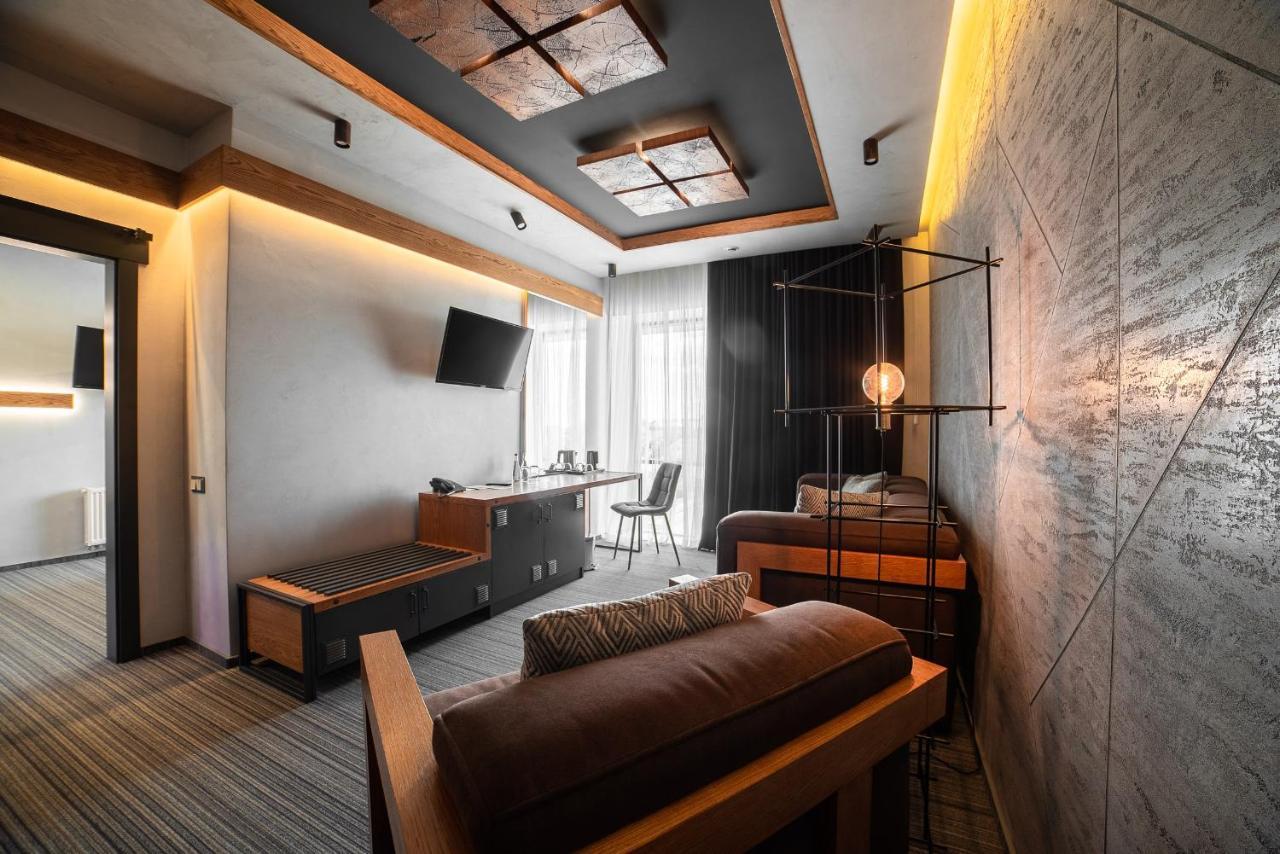 Mojo Hall Hotel Lutsk Eksteriør bilde