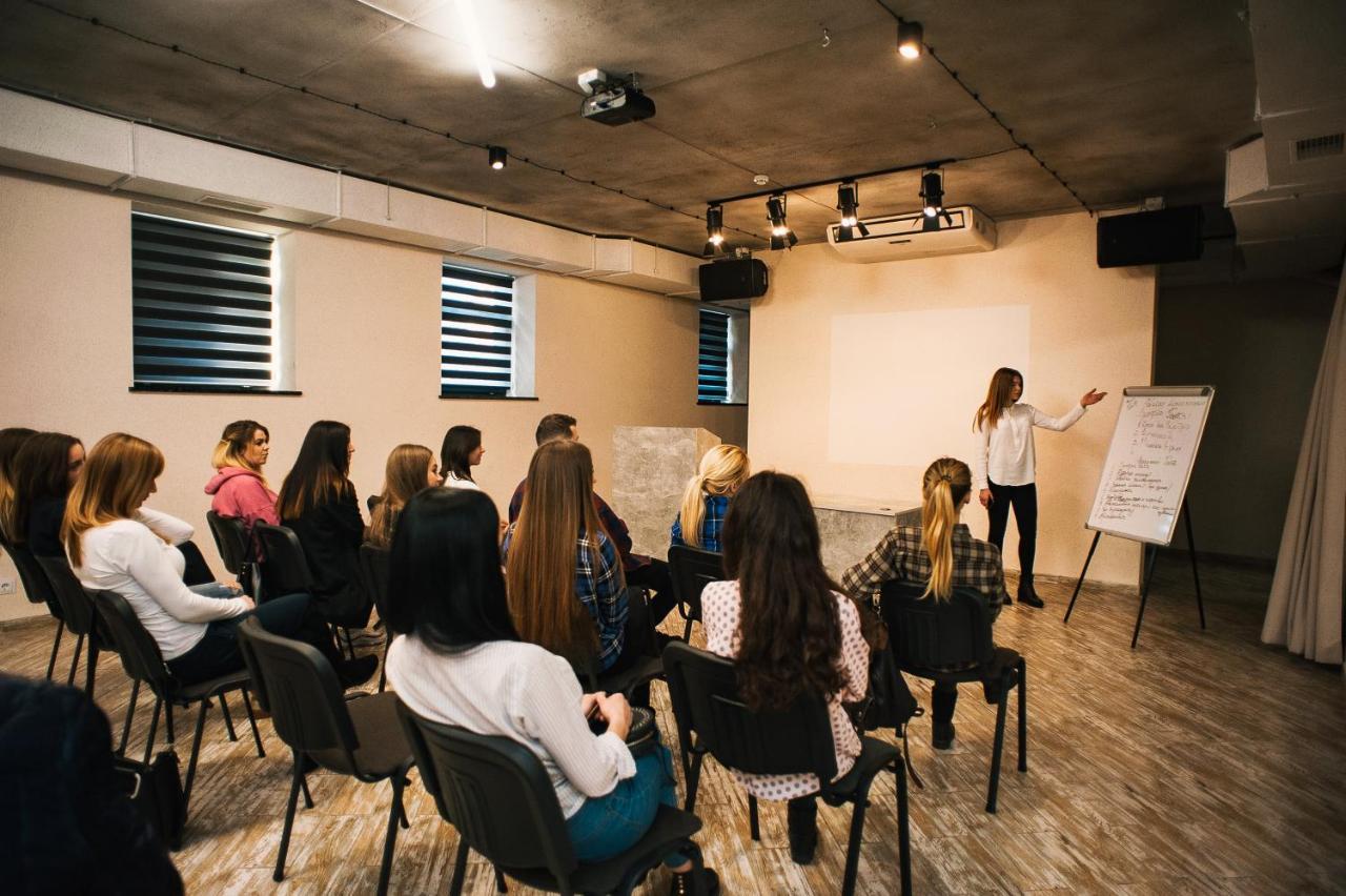 Mojo Hall Hotel Lutsk Eksteriør bilde