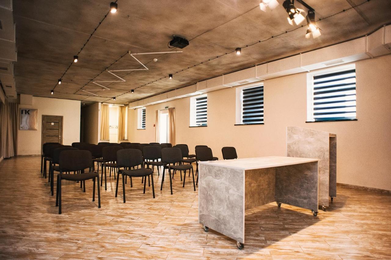 Mojo Hall Hotel Lutsk Eksteriør bilde