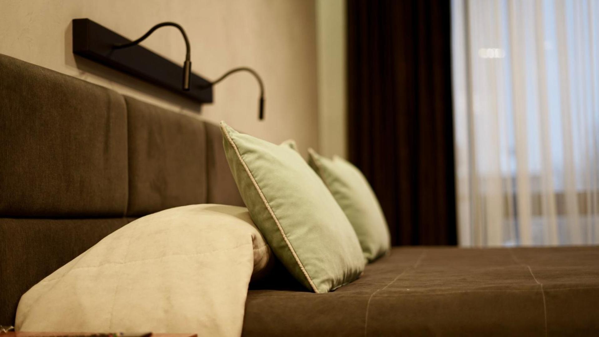 Mojo Hall Hotel Lutsk Eksteriør bilde